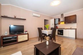 Apartment Adrian  Биоград На Мору